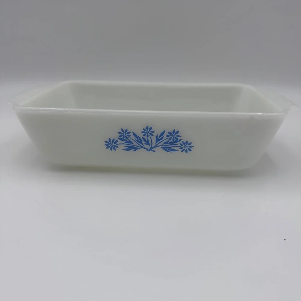 Anchor Hocking Fire-King Blue Cornflower Milk Glass Loaf Pan 441 1 Qt Ovenproof